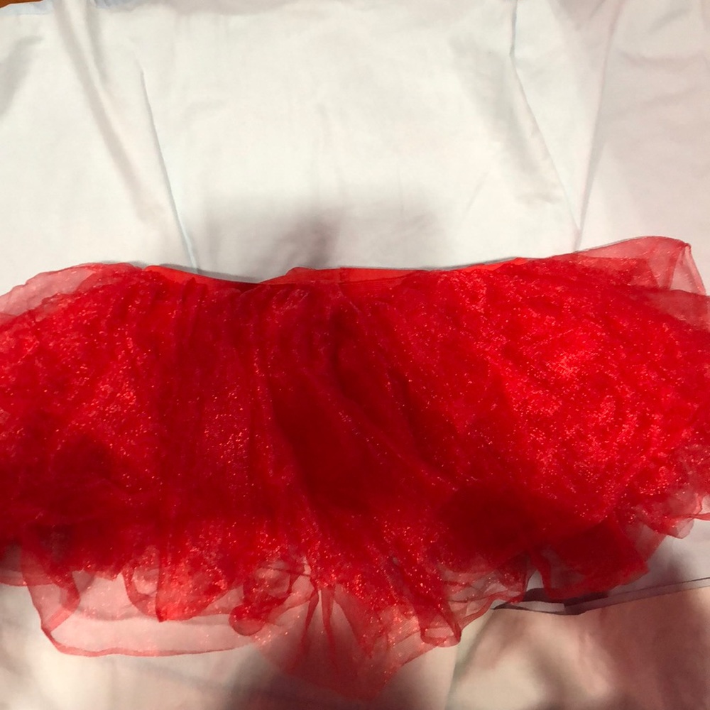 Red tutu - Picture 2 of 3